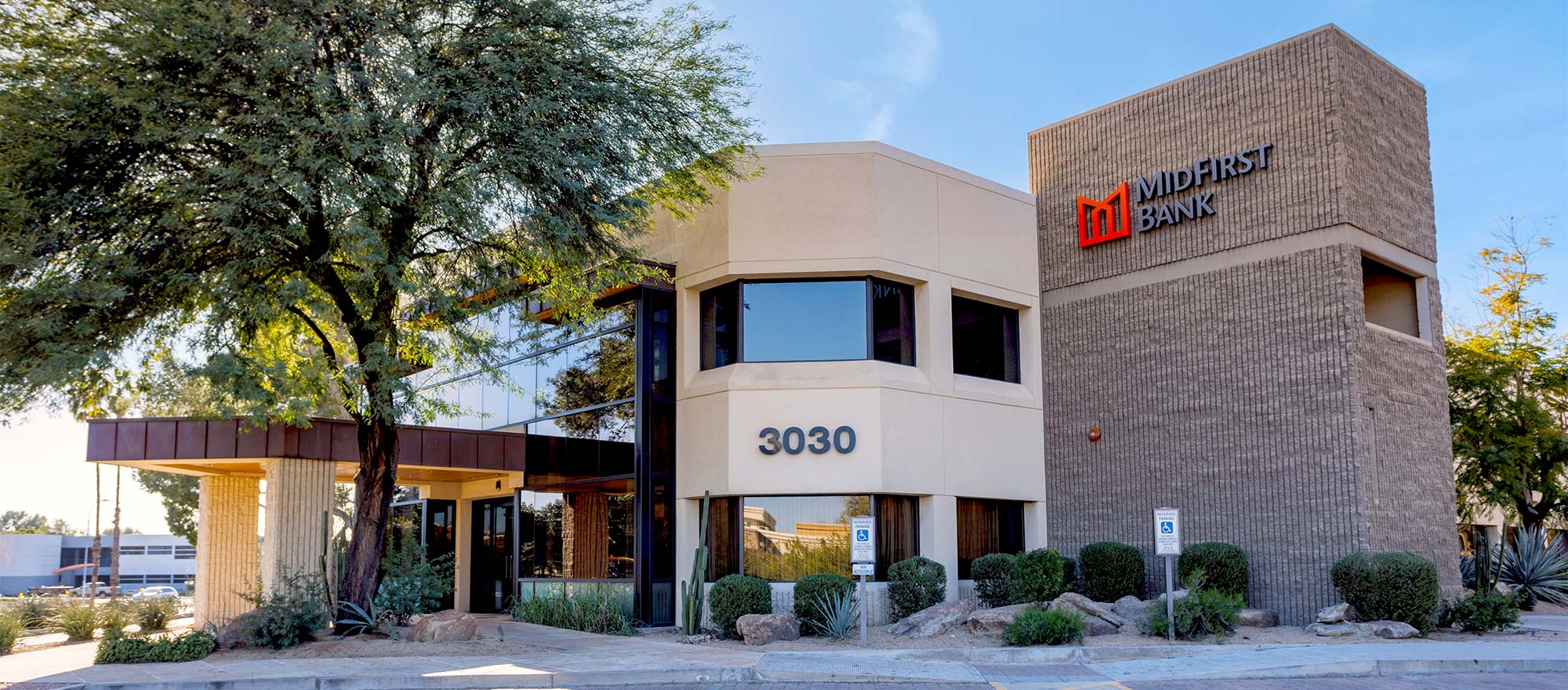 MidFirst Bank Location in Phoenix, AZ
